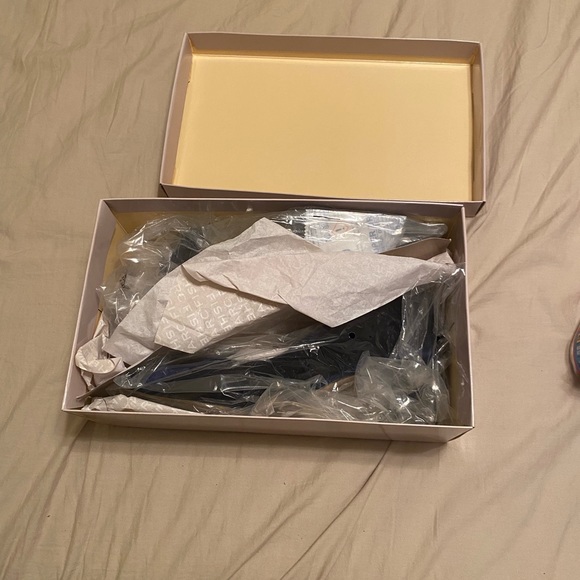 Low Cut Waterproof Timberland Booties - Picture 10 of 12